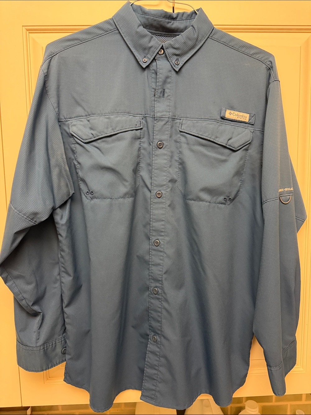 Columbia Men's Slate Blue Casual Button-Down Fishing Shirt